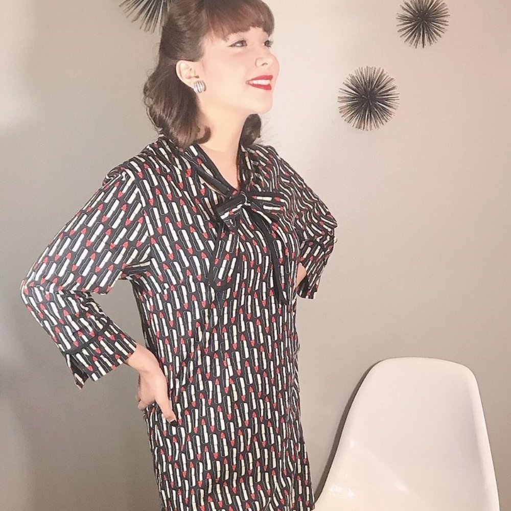 SHIFT A-GO-GO - Lipstick Print